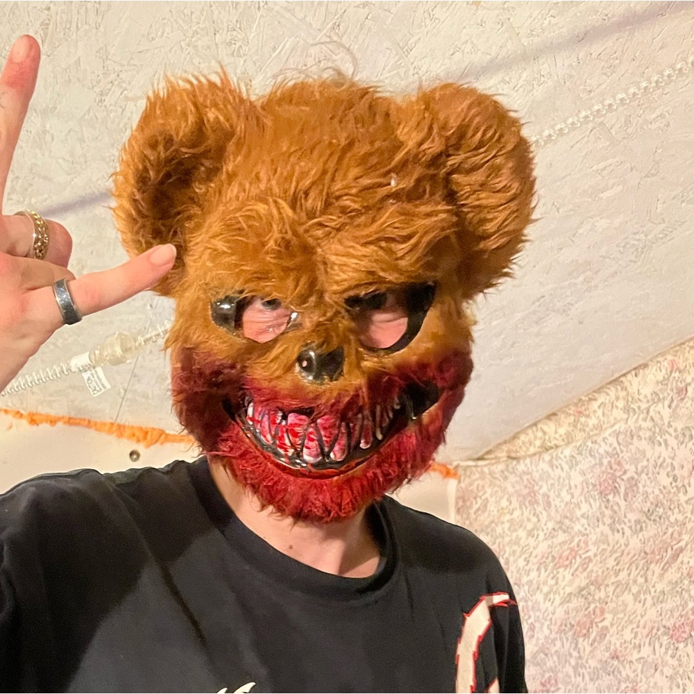 brown bear Halloween horror mask smiling bloody teeth scary animal costume